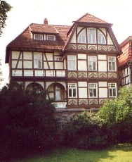 ... setze '-mauer' statt '-wall': Busdorfmauer 34
